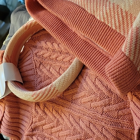 TAHARI 3PC - Picture 1 of 2